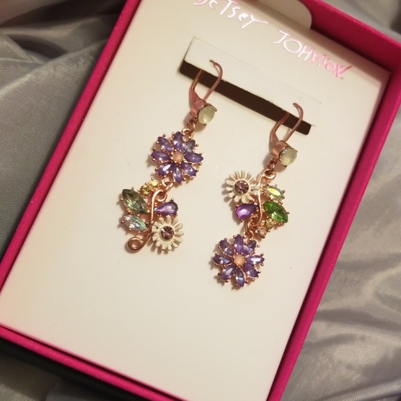 Betsey Johnson Jewelry - Betsey Johnson flower earrings